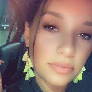 Meet your Posher, Courtney